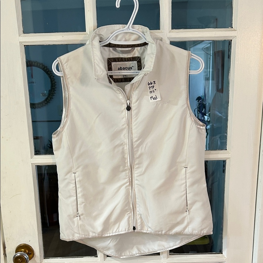 663.  Abacus White Zip-Up Vest